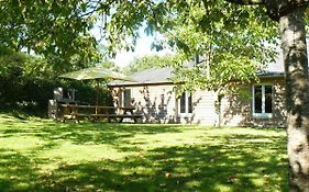 Gîte Saint-Léonard-des-Bois, 8 pièces, 15 personnes - FR-1-410-224