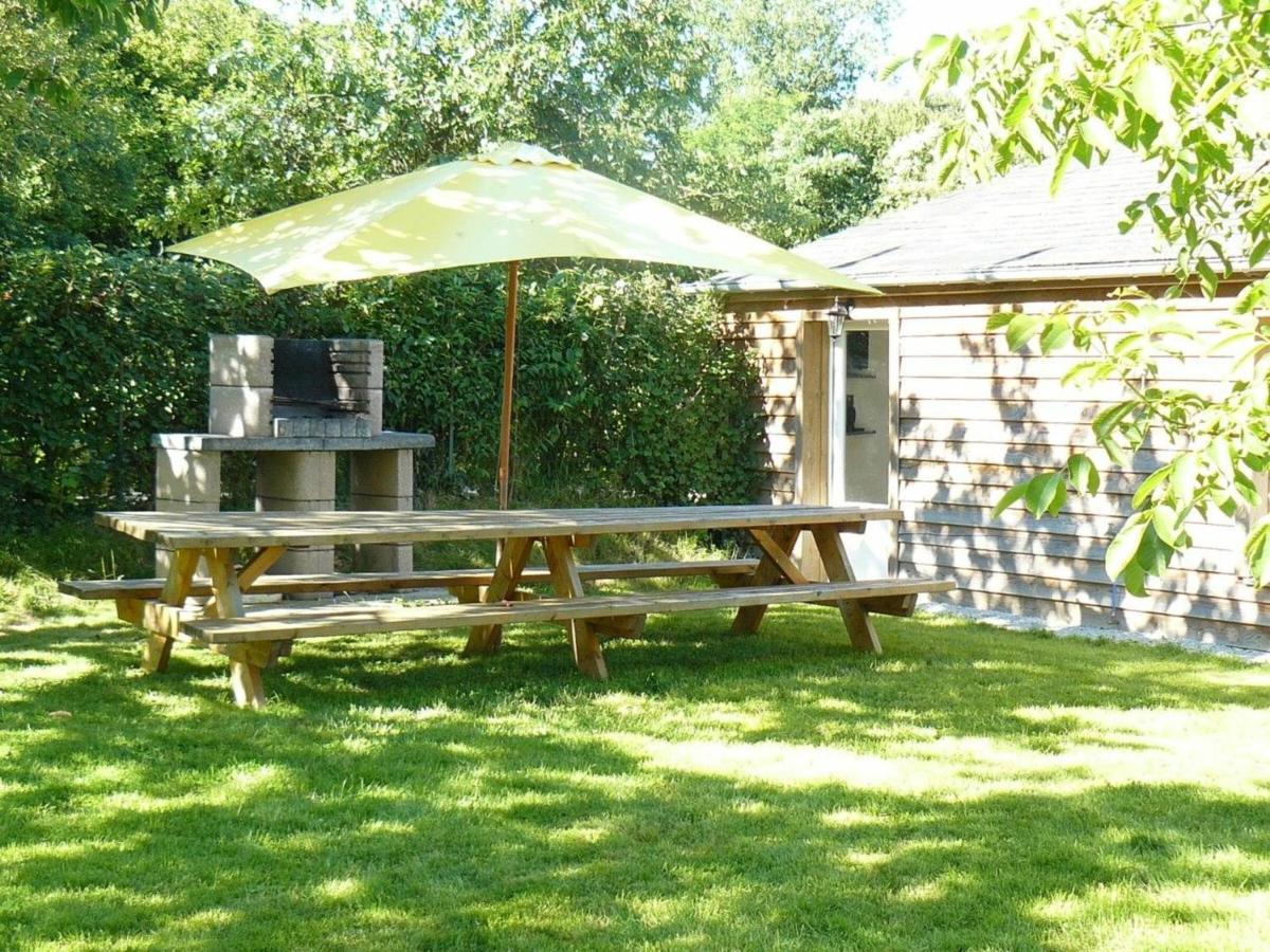 Gîte Saint-Léonard-des-Bois, 8 pièces, 15 personnes - FR-1-410-224 Extérieur photo